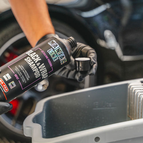 BLACK & WRAP SHAMPOO (500ML) Maniac Line